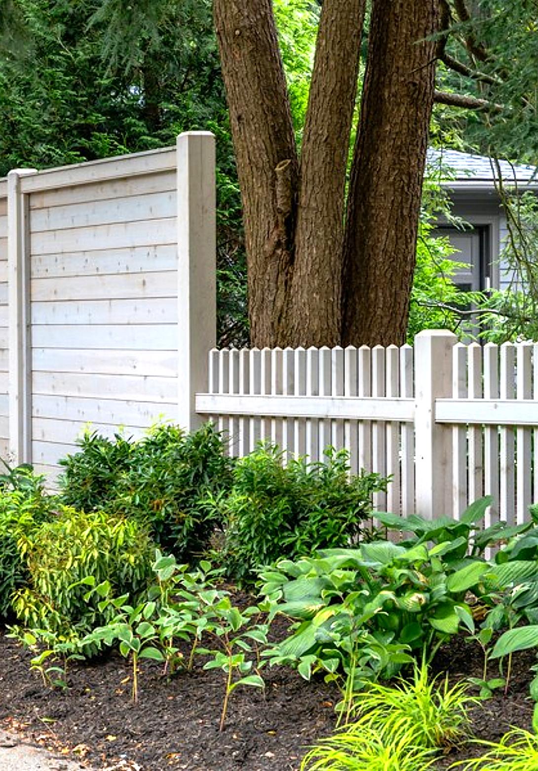 Wood and wire rigid garden fence